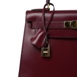 Kelly Sellier 28 Rouge H Box Calfskin Gold Plated (R) Stamp - Image 3