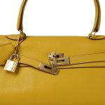 Shoulder Kelly 40 Jaune Ambre Taurillon Clemence Gold Plated N Square Stamp - Image 4