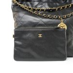 23K Black Caviar Quilted 22 Medium Hobo Bag Black/Aged Gold Hardware - Image 7