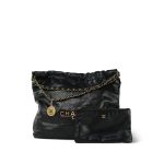 24P Black Crumpled Calfskin Quilted 22 Hobo Bag Medium Aged Gold Hardware - Image 15
