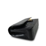 Black Caviar Quilted Medium Classic Flap GHW - Image 7