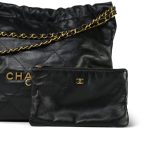 24P Black Crumpled Calfskin Quilted 22 Hobo Bag Medium Aged Gold Hardware - Image 16