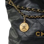 24P Black Crumpled Calfskin Quilted 22 Hobo Bag Medium Aged Gold Hardware - Image 14