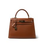 Kelly 28 Gold Courchevel Leather Gold Plated Hardware V Circle Stamp - Image 4