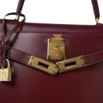 Kelly 28 Box Calfskin Rouge H Gold Plated R Circle Stamp - Image 6