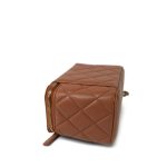 24K Caramel Lambskin Quilted Pearl Crush Vanity Case With Chain Aged Gold Hardware - Image 10