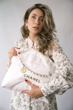 White Calfskin Quilted 22 Hobo Bag Medium Antique Gold Hardware - Image 2