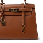 Kelly 28 Gold Courchevel Leather Gold Plated Hardware V Circle Stamp - Image 7