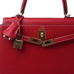 Kelly Sellier 25 Bi-Color Rouge Casaque/Bleu Thalassa Epsom White Stitching Gold Plated [P] Stamp - Image 9