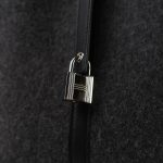 Picotin Lock 22 Granite Feutre / Noir Swift Palladium Plated Y Stamp - Image 14