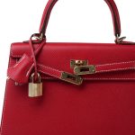 Kelly Sellier 25 Bi-Color Rouge Casaque/Bleu Thalassa Epsom White Stitching Gold Plated [P] Stamp - Image 4