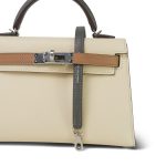 Mini Kelly Sellier II Tri-Color Horseshoe (HSS) Nata/Gris Meyer/Chai Epsom Palladium Plated U Stamp - Image 3