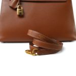 Kelly 28 Gold Courchevel Leather Gold Plated Hardware V Circle Stamp - Image 5