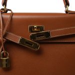Kelly 28 Gold Courchevel Leather Gold Plated Hardware V Circle Stamp - Image 12