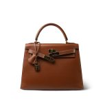 Kelly 28 Gold Courchevel Leather Gold Plated Hardware V Circle Stamp - Image 8