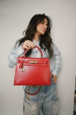 Kelly 28 Sellier Rouge Vif Box Calfskin Gold Plated V Stamp - Image 6