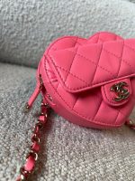 22S CC In Love Heart Zipped Pink Lambskin Quilted Belt Bag LGHW - Image 8
