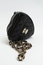 22S CC In Love Black Lambskin Quilted Small (Clutch on Chain) Heart Bag LGHW - Image 8