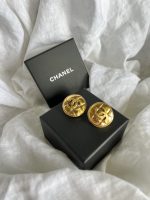 Chanel Vintage CC Quilted Clip On Gold Tone Earrings - Image 2
