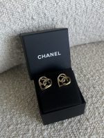 22P Chanel CC Heart Small Earrings Light Gold - Image 2