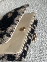 19K Beige and Black Houndstooth Tweed WOC - Image 12