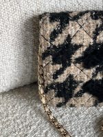 19K Beige and Black Houndstooth Tweed WOC - Image 16