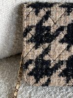 19K Beige and Black Houndstooth Tweed WOC - Image 18