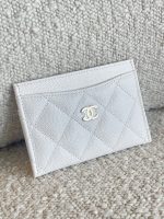 21B White Caviar Quilted Card Holder LGHW - Image 3