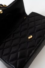Chanel Vintage Black Lambskin Quilted Beak Tip Single Flap Bag - Image 2