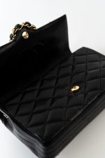 Chanel Vintage Black Lambskin Quilted Beak Tip Single Flap Bag - Image 9