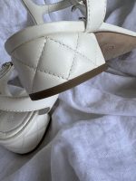 Chanel White Quilted Leather Sandals - 38 1/2 - Image 2