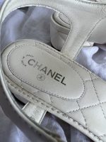 Chanel White Quilted Leather Sandals - 38 1/2 - Image 9