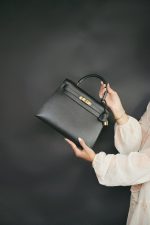 Kelly Sellier 28 Black Ardennes Gold Plated C Square Stamp - Image 10