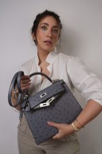 Kelly Sellier 28 Horseshoe (HSS) Gris Agate/Bleu Nuit Ostrich Palladium Plated Y Stamp - Image 6