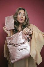 22A Metallic Pink / Rose Calfskin Quilted 22 Hobo Bag Small - Image 6