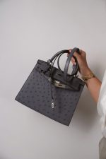 Kelly Sellier 28 Horseshoe (HSS) Gris Agate/Bleu Nuit Ostrich Palladium Plated Y Stamp - Image 10