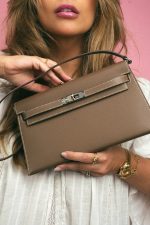 Kelly Elan Etoupe Madame Palladium Plated B Stamp - Image 2