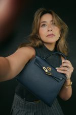 Kelly Sellier 25 Bleu Indigo Epsom Gold Plated Y Stamp - Image 2