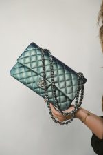 22P Iridescent Green Caviar Quilted Classic Flap Medium Light Gold Hardware - Image 10