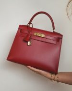 Kelly Sellier 28 Rouge Vif Box Calfskin Gold Plated C Square Stamp - Image 10