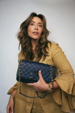 Navy Caviar Quilted CC Filigree Single Flap Bag Medium Aged Gold Hardware - Image 6