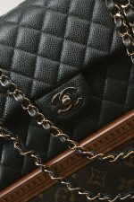 18S Dark Grey/Charcoal Caviar Quilted Classic Flap Medium Light Gold Hardware - Image 6