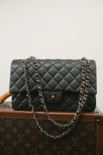 18S Dark Grey/Charcoal Caviar Quilted Classic Flap Medium Light Gold Hardware - Image 2