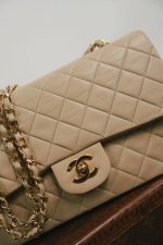 Light Beige Lambskin Quilted Classic Flap Medium GHW - Image 17