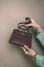 Mini Kelly Sellier Rouge H Chèvre Mysore Gold Plated Y Stamp - Image 10