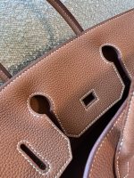 Birkin 30 Gold Veau Togo leather Gold plated 2022 U stamp - Image 4