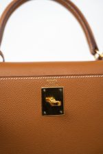 Hermes Kelly Sellier 28 Veau Epsom Leather Gold with Gold Plated Hardware 2022 Z - Image 11