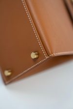 Hermes Kelly Sellier 28 Veau Epsom Leather Gold with Gold Plated Hardware 2022 Z - Image 13