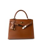 Vintage Kelly 28 Gold Courchevel Leather Gold Plated Hardware V Stamp - Image 6
