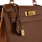 Vintage Kelly 28 Gold Courchevel Leather Gold Plated Hardware V Stamp - Image 22